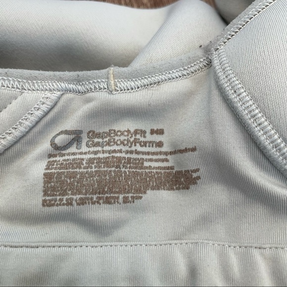 Gapfit White Razorback Sports Bra with Clasp - Picture 5 of 6